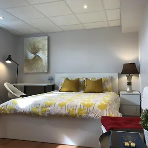 Peaceful Cosy With Garden View, Private Parking Toronto