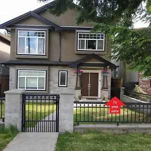 Guest house Private W King Bed, Ground Level, Naturally Bright, Vancouver