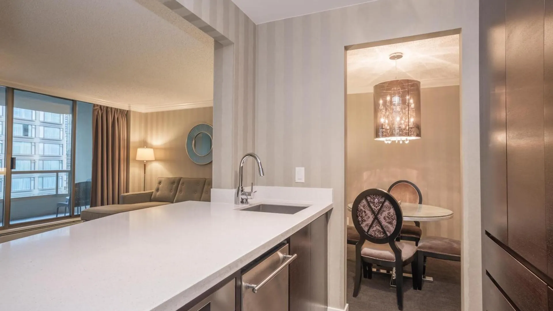 La Grande Residence At The Sutton Place Hotel Vancouver 5*,