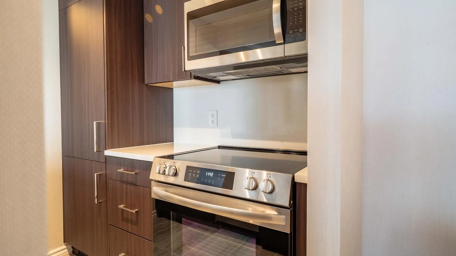La Grande Residence At The Sutton Place Hotel Vancouver