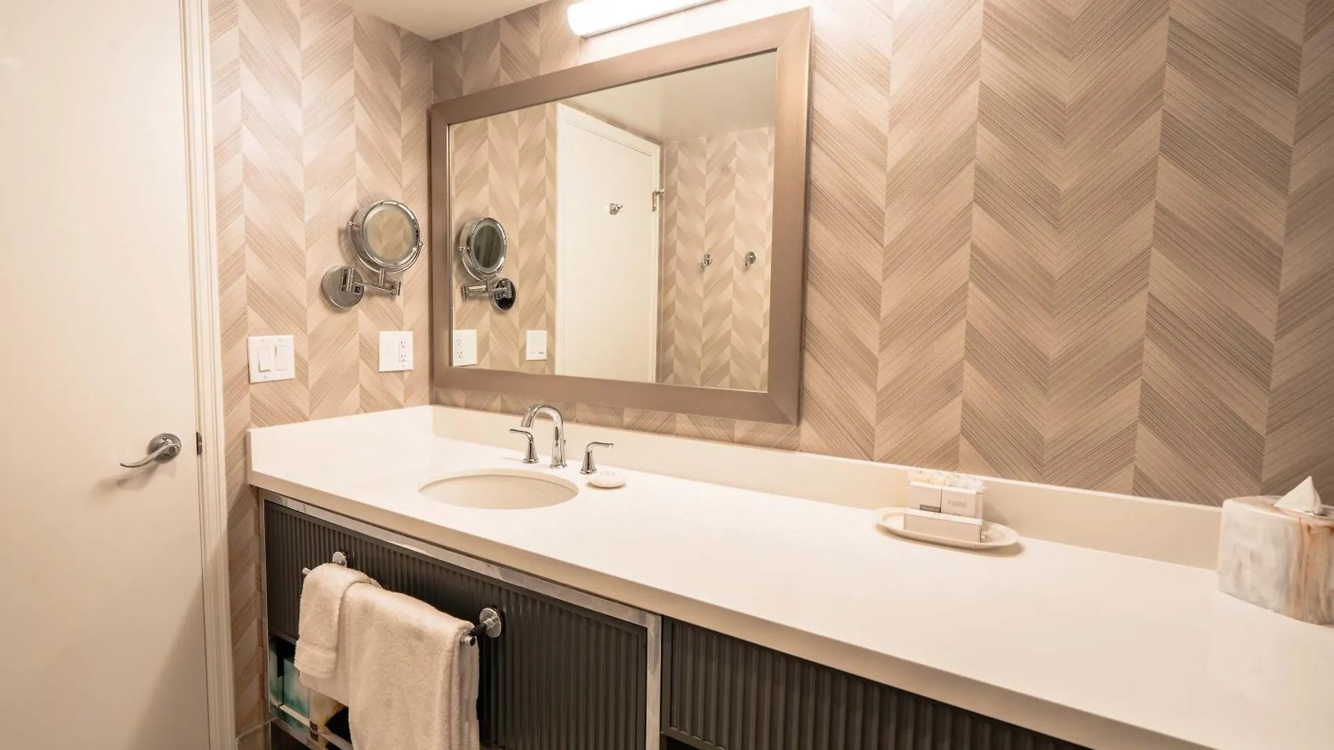La Grande Residence At The Sutton Place Hotel Vancouver