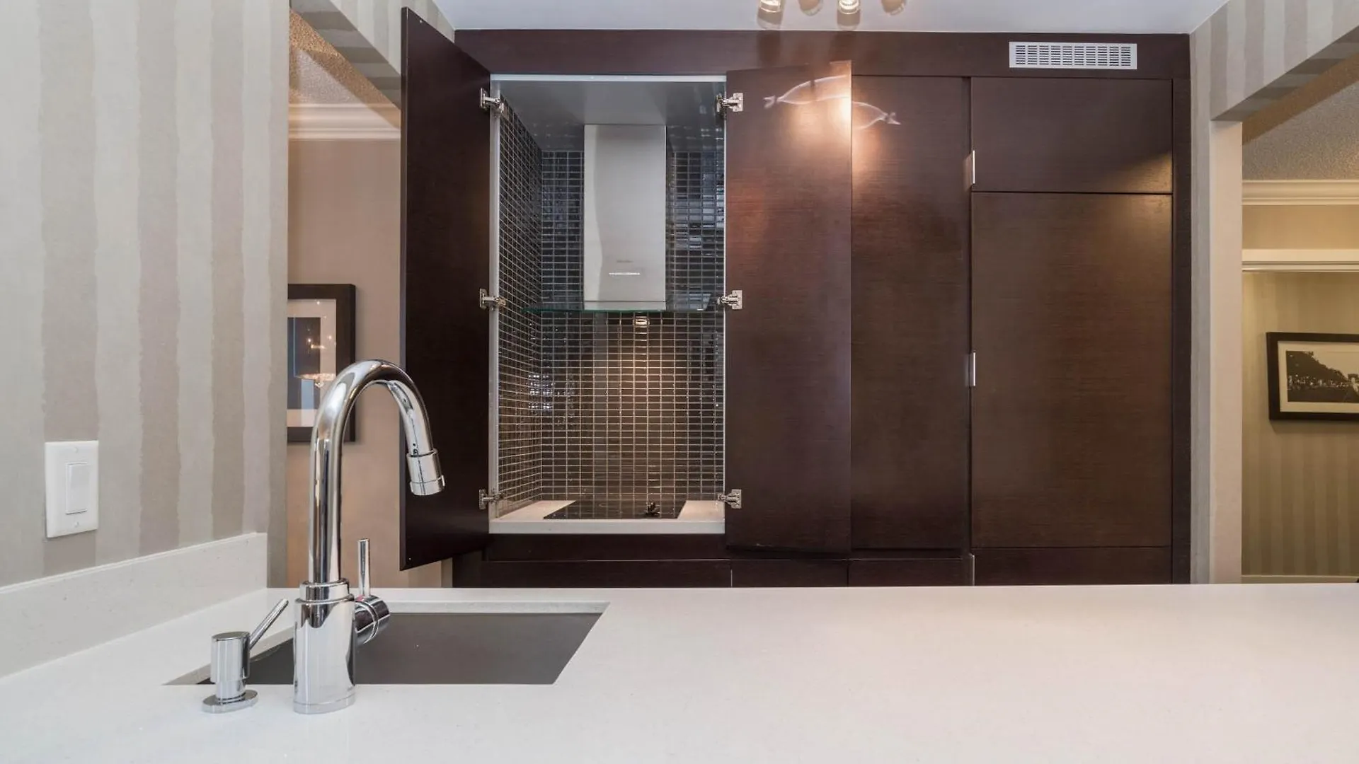 La Grande Residence At The Sutton Place Hotel Vancouver